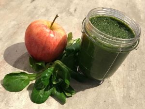 Winter-Smoothie mit Apfel schnell gemacht